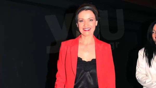 Στις Οινούσσες πιο αέρινη από ποτέ η Παναγιώτα Βλαντή - Πόζαρε πάνω στο σκάφος χωρίς ίχνος μακιγιάζ