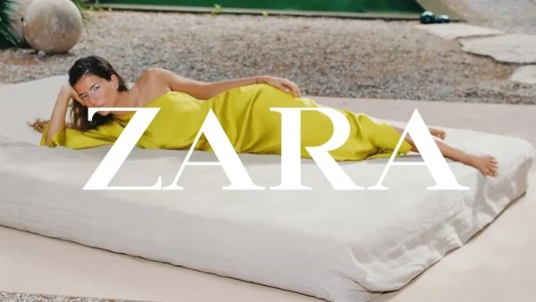 3 κομμάτια στο Zara που κολακεύουν κάθε σωματότυπο - Φόρεμα, μπλούζα και παντελόνια από 17,95 ευρώ