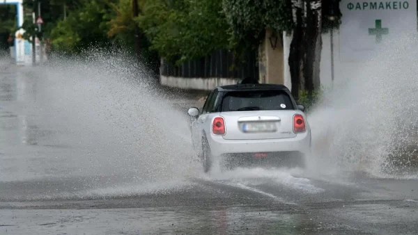 Καιρός (23/8): Ισχυρές καταιγίδες και πτώση της θερμοκρασίας