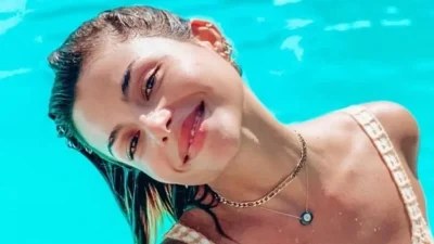 Τεντωμένη πάνω σε σκάφος - ''Τρέλανε'' το instagram με τη νέα της φωτογραφία η Ελευθερία Ελευθερίου