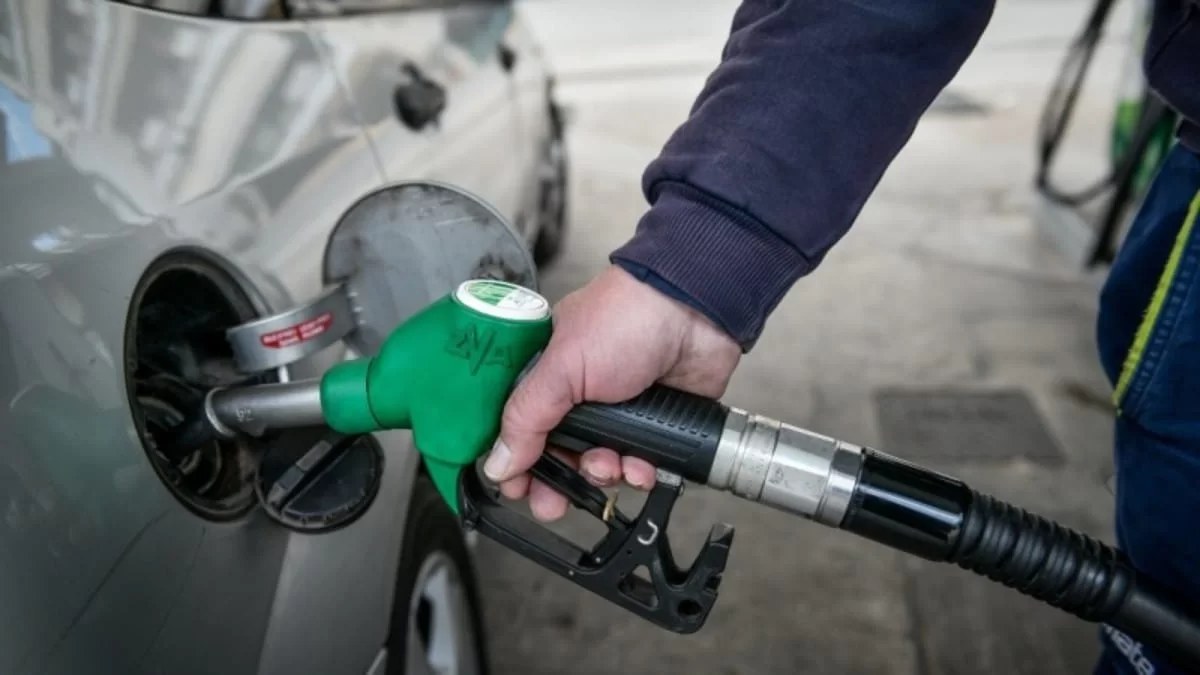 Fuel pass 2: Τα ΑΦΜ που κάνουν σήμερα 3/8 αίτηση για το επίδομα