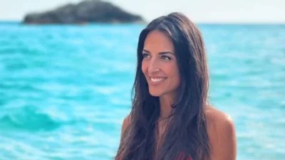 Με μαύρο μικροσκοπικό μπικίνι στο ηλιοβασίλεμα - "Τρέλανε" με την πίσω όψη της η πρώην του Καραφώτη, Εύη Σαλταφερίδου