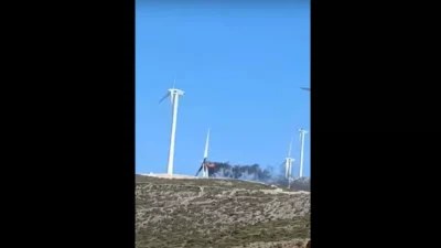 Φωτιά σε ανεμογεννήτρια στη Νάξο