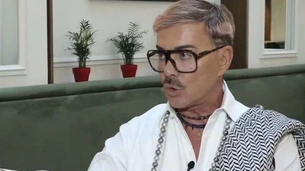 Πάτησε τα 70 και δεν του φαίνεται ούτε στο ελάχιστο - Το όλο νόημα μήνυμα του Λάκη Γαβαλά για τα γενέθλιά του