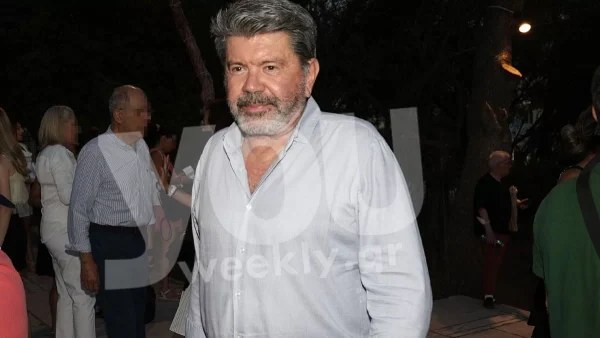 Άλλοι σε νησιά και ο Γιάννης Λάτσιος στην Κηφισιά - Η σπάνια selfie του από το καλοκαίρι στην Αθήνα