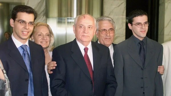 Έφυγε από τη ζωή ο τελευταίος ηγέτης της Σοβιετικής Ένωσης, Μιχαήλ Γκορμπατσόφ