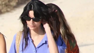 Πιο αδύνατη από ποτέ η Ηλιάνα Παπαγεωργιου - Το βίντεο με φουλ μικροσκοπικό μπικίνι αποκάλυψε την αλλαγή στο σώμα της