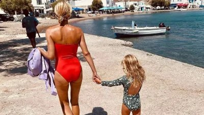 Η κόρη της Βίκυς Καγιά βαδίζει στα χνάρια της - Η φωτογραφία που μαρτυρά ότι έχει μεγαλώσει