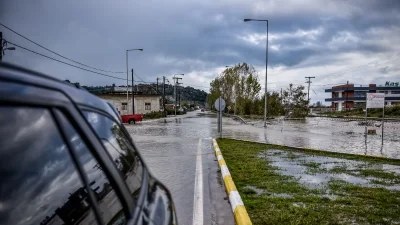 Έρχεται μαύρο Σαββατοκύριακο με τοπικές βροχές και καταιγίδες - Αναλυτικά η πρόβλεψη του καιρού
