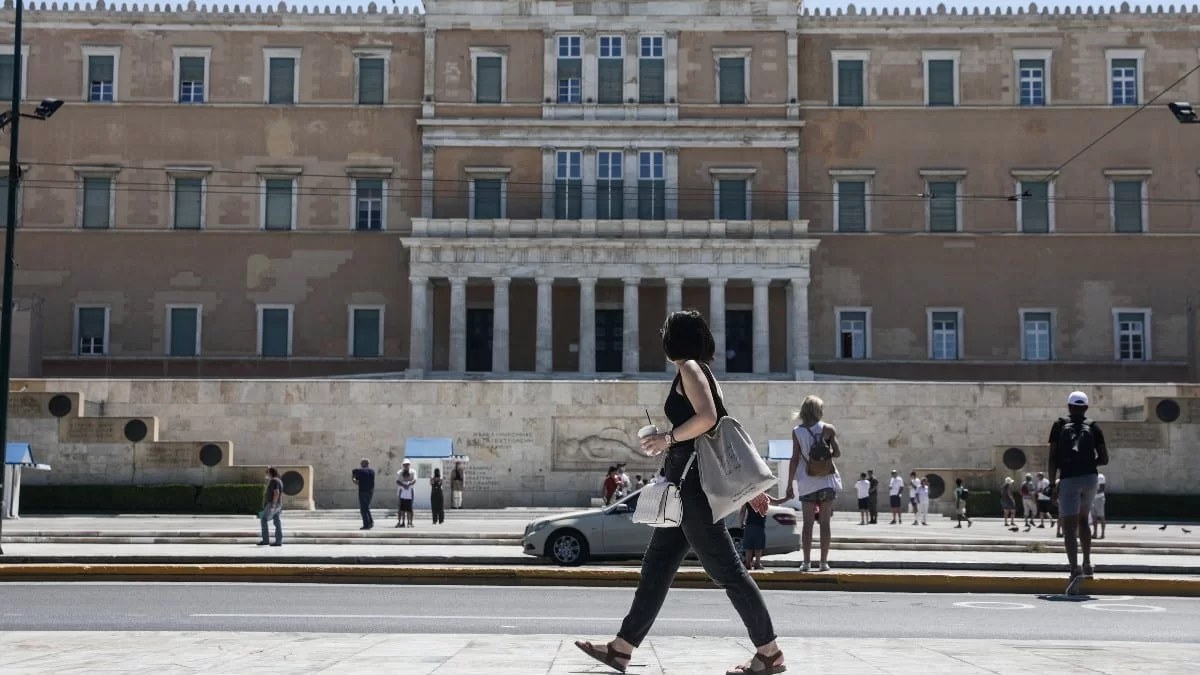 Καιρός 3/8: Ζέστη αλλά και έντονες βροχοπτώσεις σε πολλές περιοχές