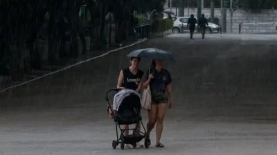 Καιρός: Συνεχίζονται οι καταιγίδες για πέμπτη ημέρα - Πότε επιστρέφει το καλοκαίρι