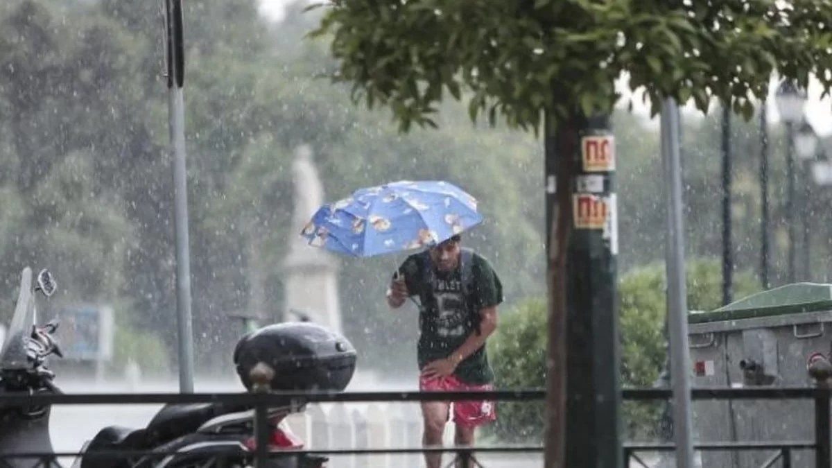 Καιρός: Το σκηνικό θα θυμίζει χειμώνα - Έρχονται ισχυρές καταιγίδες μετά τον Δεκαπενταύγουστο