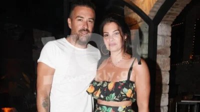 Είναι πλέον 14 ετών και ολόιδια με την μητέρα της - Κούκλα και με μελαχρινό μαλλί η κόρη της Κορινθίου και του Αϊβάζη