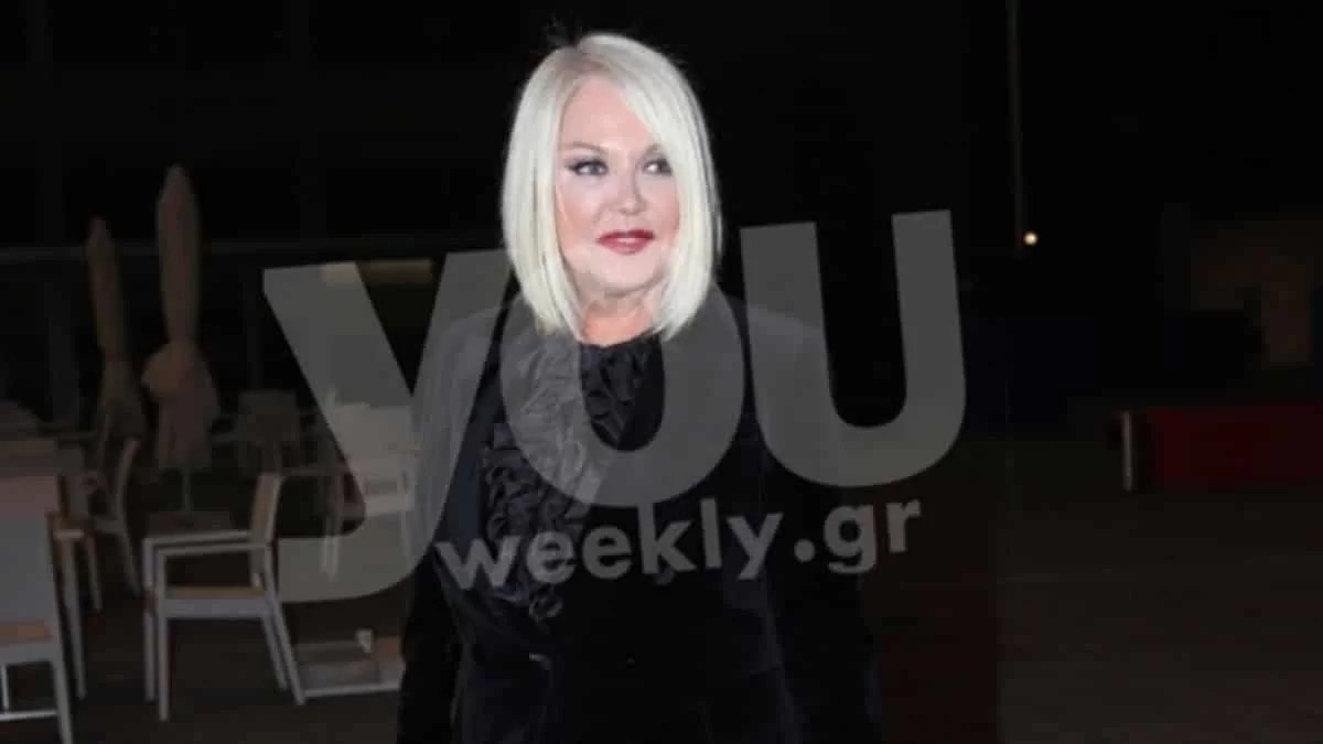 Ψηλός, μαυρισμένος με κορμί 25αρη - Τραβάει πολλά βλέμματα ο αδερφός της Ρούλας Κορομηλά