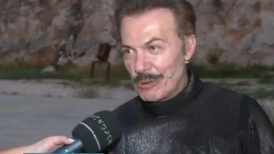 «Προσπαθούσα να τη βγάλω και δεν...» - Το απίστευτο περιστατικό του Λάζαρου Γεωργακόπουλου κατά τη διάρκεια της παράστασης
