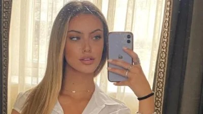 Φορώντας λευκό ζιβάγκο καλοκαιριάτικα - Φωτογραφίες από το φαντασμαγορικό ταξίδι της Δανάης Λιβιεράτου στη Γροιλανδία