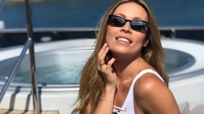 Πόζαρε με μαγιό που "κόβει" την ανάσα η Μαριέττα Χρουσαλά - Διαγράφονται οι κοιλιακοί της