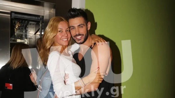 Χάδια, αγκαλιές και φιλιά σε κατάστημα ρούχων της Μυκόνου - Η τρυφερή σχέση του Μαρτάκη με τη Χριστίνα Παππά