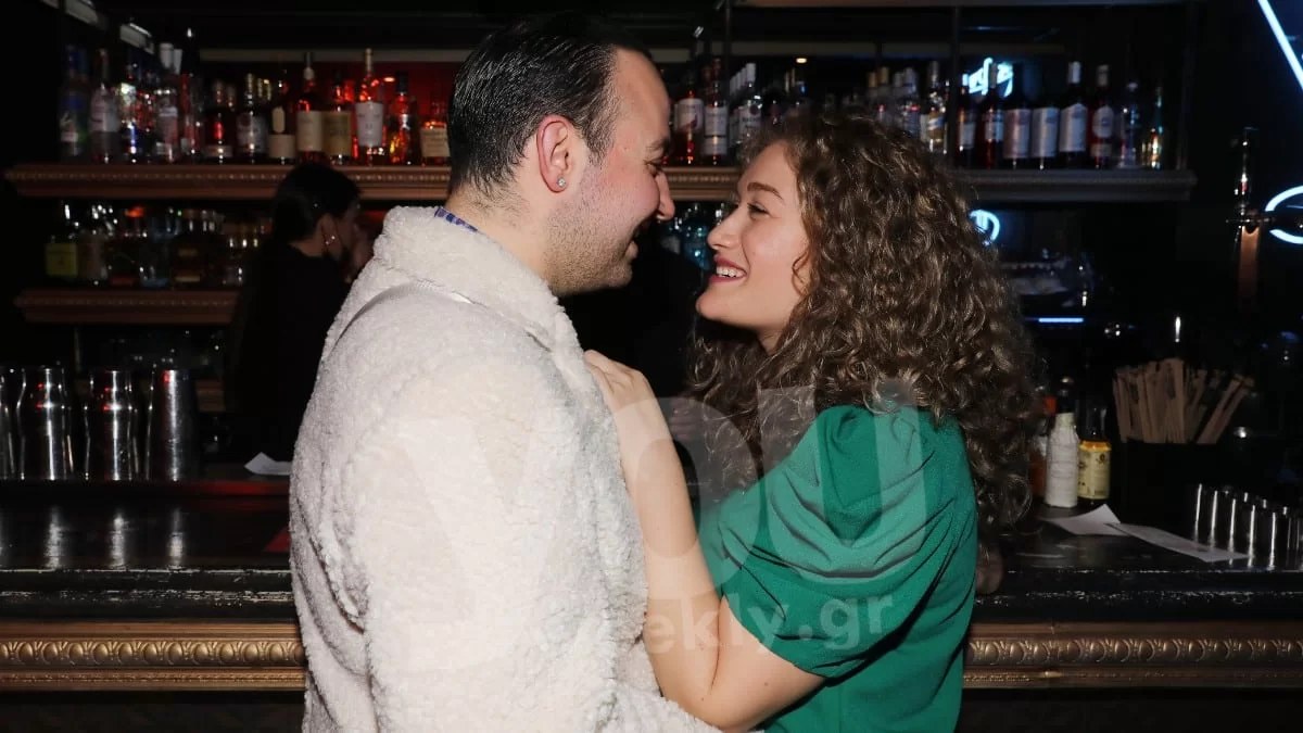 Έλαμπαν από ευτυχία μέσα στην εκκλησία - Πρώτα πλάνα από τον γάμο της Ιλάειρας Ζήση και του Μαυρίκιου Μαυρικίου