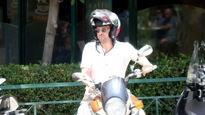 «Άνθρωποι...καρκίνος» - Ξέσπασε ο Μέμος Μπεγνής για την κακοποίηση του γαϊδάρου στη Ζίτσα