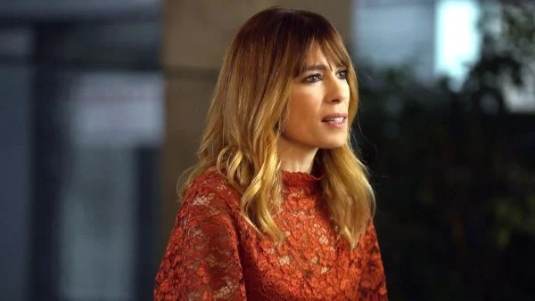 Όπως δεν την έχετε ξαναδεί - Η Μυρτώ Αλικάκη πόζαρε topless σε ερημική παραλία και προκάλεσε "χαμό"