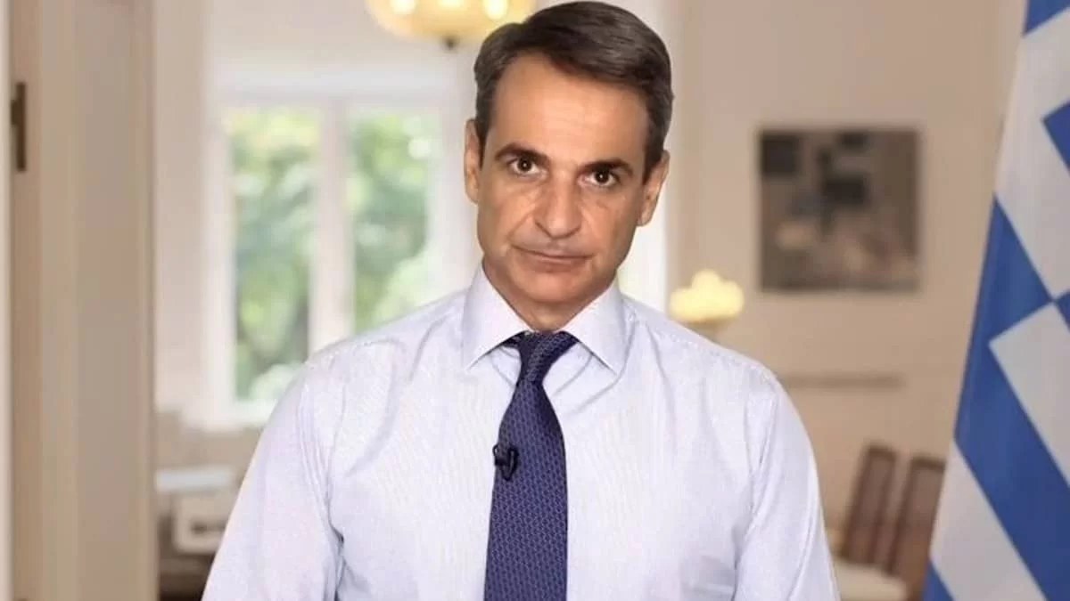 Στην ιδιαίτερη πατρίδα του μετά την υπόθεση παρακολούθησης - Στιγμές χαλάρωσης για τον Κυριάκο Μητσοτάκη στα Σφακιά