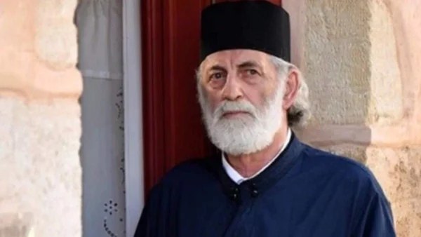 «Με έχουν καλέσει να παντρέψω...» - Ο παπάς του Σασμού, Μιχάλης Αεράκης, αποκαλύπτει για τον ρόλο του