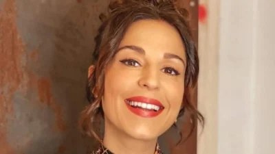 Topless χωρίς ρετούς και μακιγιάζ - Η Κατερίνα Παπουτσάκη όπως δεν την έχουμε ξαναδεί