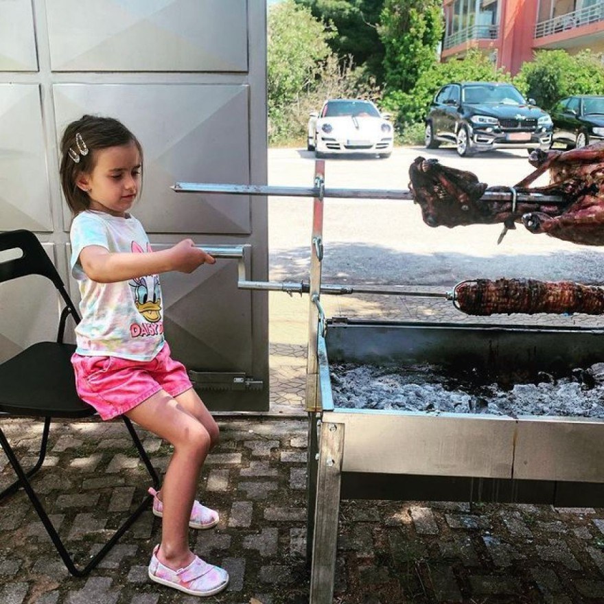 Θάνος Πετρέλης μικρή κόρη