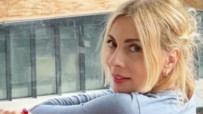 "Εγκεφαλικά" με το κορμί της Σμαράγδας Καρύδη στα 53 της! Η φωτογραφία που μοιράστηκε με αφορμή τα γενέθλιά της