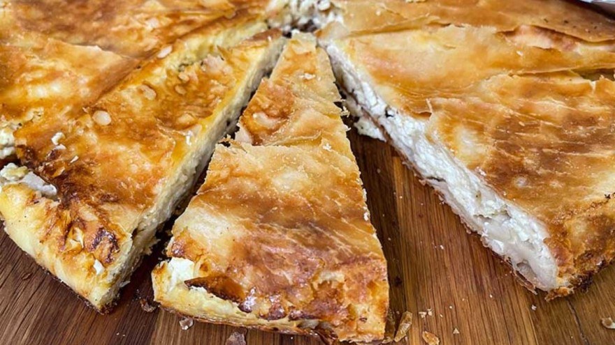 Πόσες θερμίδες έχει ένα κομμάτι τυρόπιτας