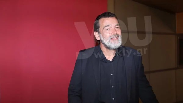 Η πρώτη δημόσια εμφάνιση του Κωνσταντίνου Καζάκου μετά τον θάνατο του πατέρα του, Κώστα