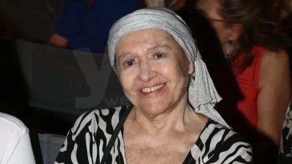 Ρίγη συγκίνησης με τον θάνατο της Μάρθας Καραγιάννη - Ο καλλιτεχνικός κόσμος την αποχαιρετά
