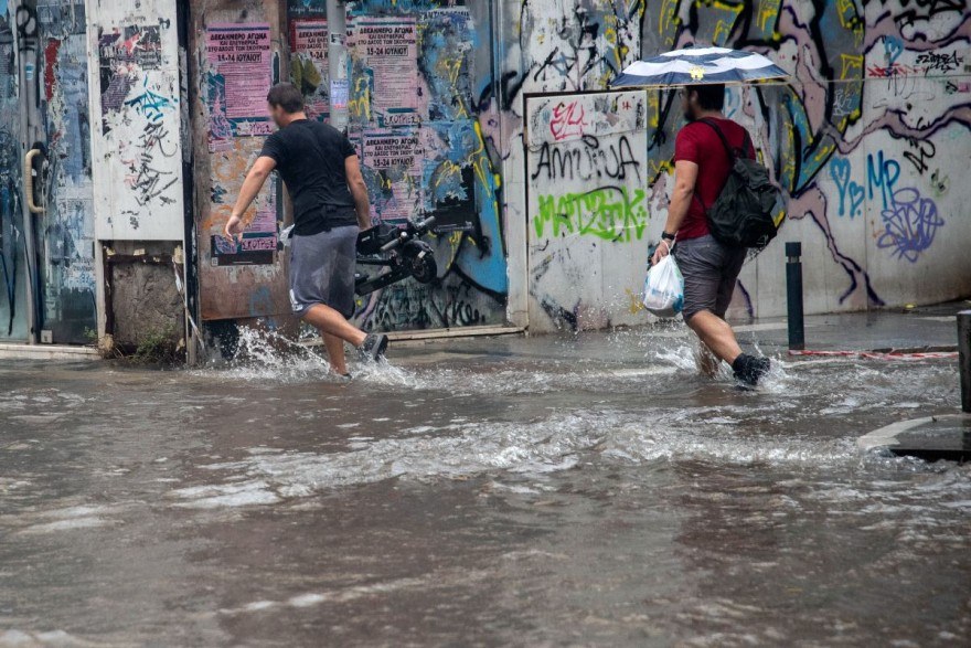 Έντονα αναμένονται τα φαινόμενα τις επόμενες ώρες