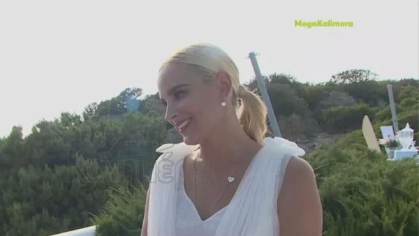Άννυ Πανταζή: Τα πρώτα πλάνα από την βάφτιση του γιου της - Συγκινημένη η αδερφή της, Κλέλια