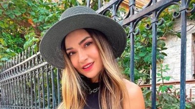 Με ξύλινη κουζίνα και μεγάλο χτιστό τζάκι - Το εντυπωσιακό σπίτι της Αποστολίας Ζώη στην Κηφισιά