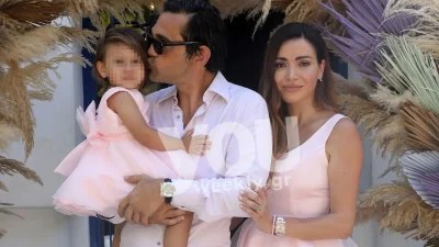 Στιγμές ευτυχίας για την Όλγα Φαρμάκη και τον Σταύρο Μαντόπουλο - Βάφτισαν την κόρη τους