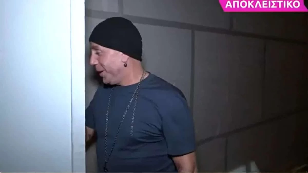 Έφυγε σαν "σίφουνας" ο Γιώργος Μαζωνάκης - Απέφυγε να μιλήσει για την διαμάχη του με τον Διονύση Σχοινά