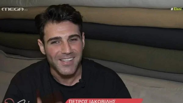 ''Με πήρε τηλέφωνο κλαμένη και...'' - Ο Πέτρος Ιακωβίδης αποκαλύπτει την αντίδραση της μητέρας του όταν έκανε επιτυχίες
