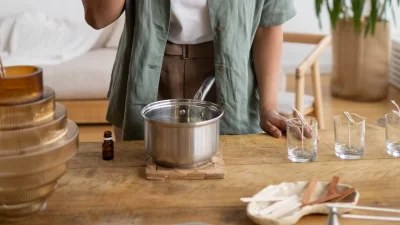 Πασπαλίστε λίγη μαγειρική σόδα πάνω τους και στη συνέχεια... - Το μυστικό για κατσαρόλες σαν καινούριες