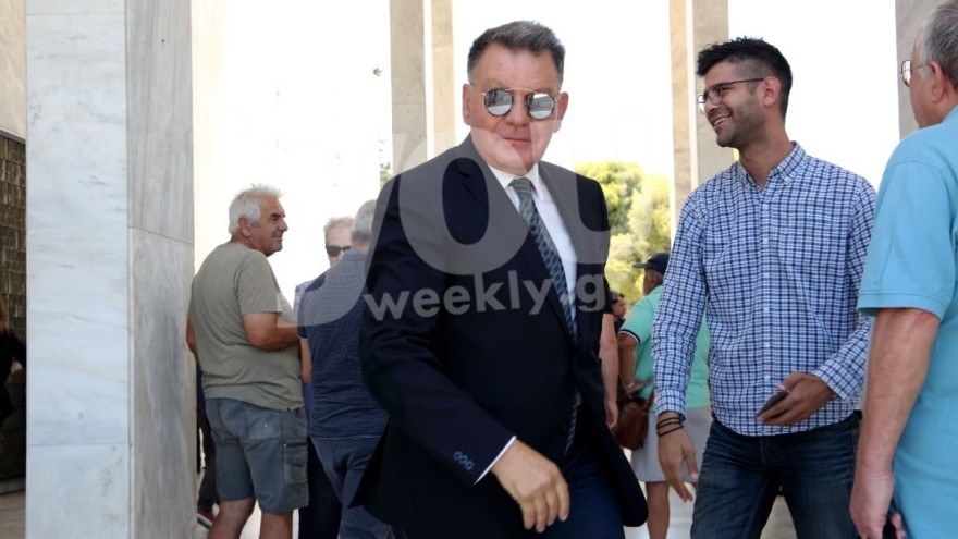 Περνά στην
