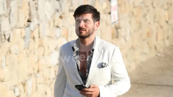 Μπόμπα - Τανιμανίδης: Ο Μάνος Γαβράς έγινε νονός της Φιλίππα και δημοσίευσε φωτογραφίες από τη βάφτιση