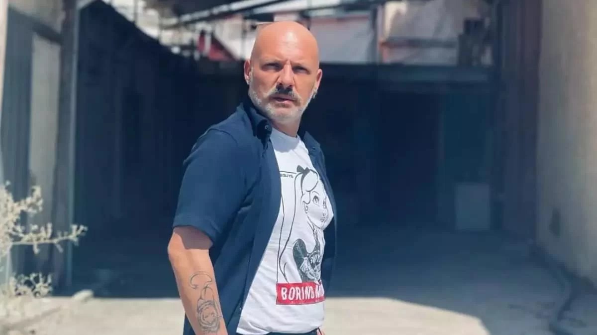 ''Όταν προσπαθείς...'' - Η πρώτη ανάρτηση του Νίκου Μουτσινά μετά την αναβολή της πρεμιέρας του
