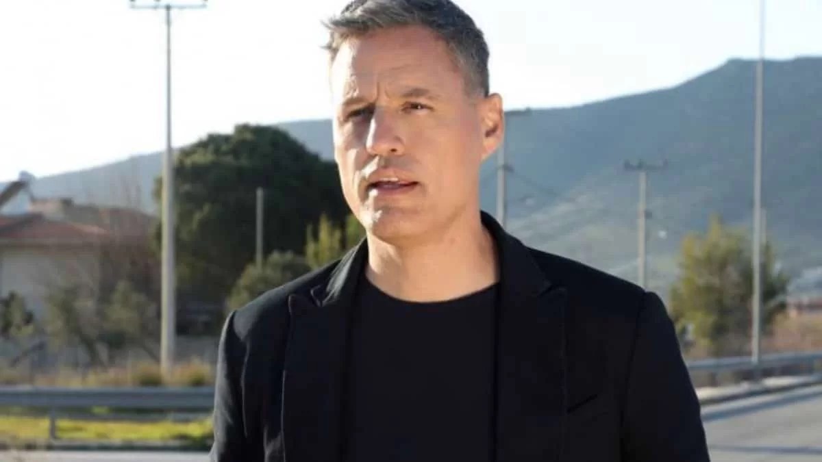 "Τώρα που αυτή πέθανε..." - Χαμός με την ανάρτηση του Γρηγόρη Πετράκου για τον θάνατο της βασίλισσας Ελισάβετ