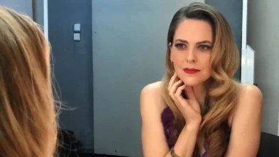 Όπως δεν την έχετε ξαναδεί - Αρετουσάριστες φωτογραφίες της Ρένας Μόρφη με μαγιό