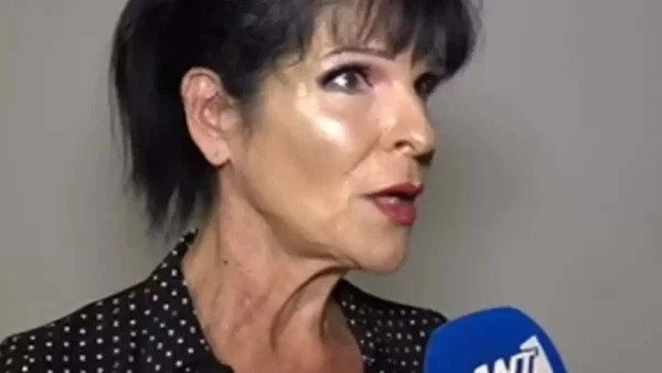 Απέφυγε να μιλήσει για τον αρραβώνα της κόρης της η Σοφία Βόσσου - «Δεν θα με ρωτήσεις κάτι άλλο για τα προσωπικά»