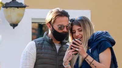 "Όλα τα όνειρά σας..." - Η συγκινητική ευχή που έλαβαν Αναστασία Δεληγιάννη και Ηλίας Βρεττός μετά τον γάμο τους