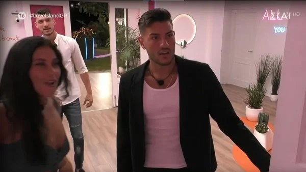 Love Island: Έμειναν "κάγκελο" οι παίκτες με τη νέα άφιξη - Θα φέρει τα πάνω κάτω