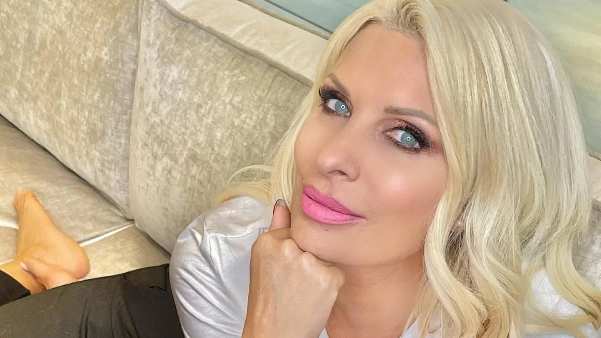 Beauty tips από την Ελένη Μενεγάκη! Ποιο είναι το προϊόν που δεν αποχωρίζεται ποτέ;