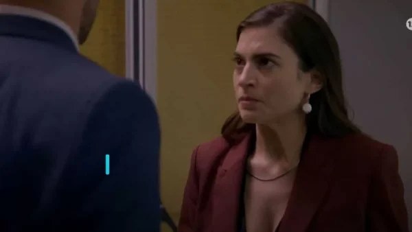 Παγιδευμένοι (11/10): Ο Δημήτρης συλλαμβάνει την Άννα - Συγκλονιστικές οι αποψινές εξελίξεις